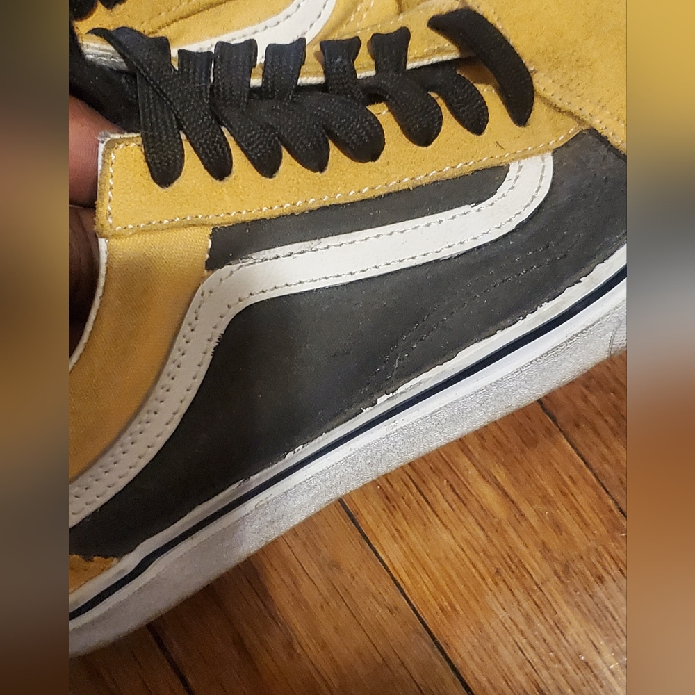 Custom Vans - Picture 3 of 5